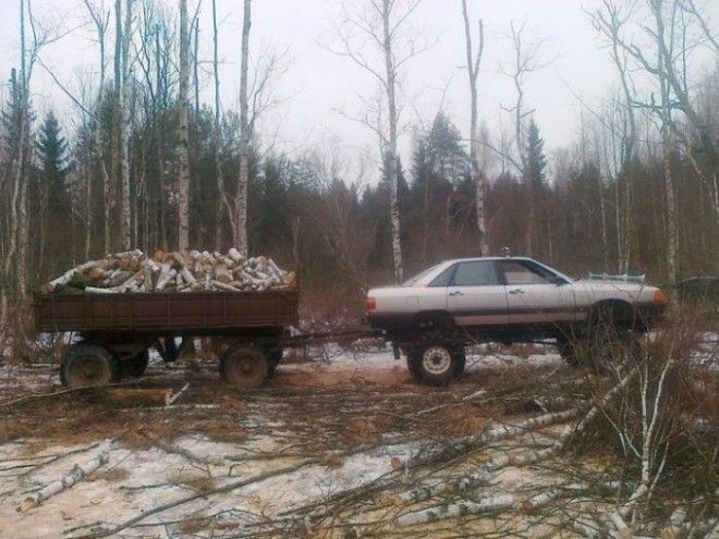 В хозяйстве помогает