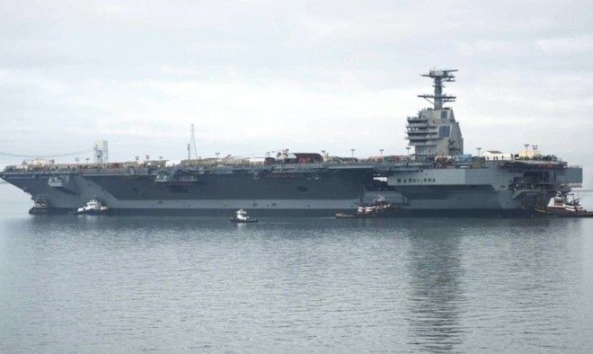 USS Gerald Ford Стоимость 13 млрд Самой дорогой военной техникой мира стал по праву авианосец Джеральд Форд чьи внушительные габариты проходят вне зоны внимания радаров противника благодаря специально разработанной стелстехнологии Этот монолитный бог войны способен запускать 220 самолетов в сутки такую пропускную способность обеспечивают две взлетнопосадочные полосы и целых пять тысяч членов экипажа