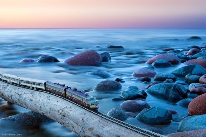 Фотограф запечатлел поезда-призраки, которые путешествуют по просторам Канады