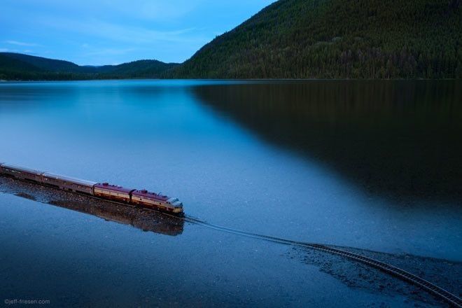 Фотограф запечатлел поезда-призраки, которые путешествуют по просторам Канады