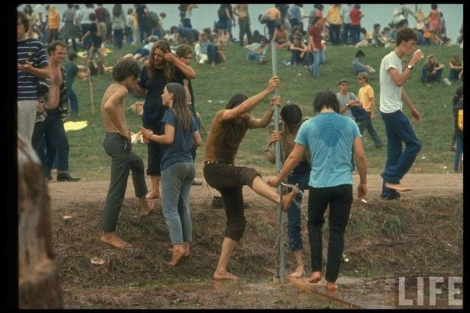 80 уникальных фотографий Вудсток 1969 года на снимках журнала LIFE