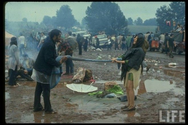 80 уникальных фотографий Вудсток 1969 года на снимках журнала LIFE