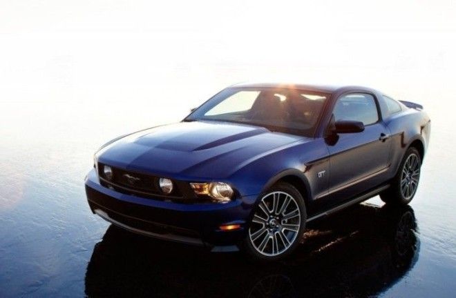 Купе и кабриолеты Ford Mustang GT пятого поколения выпускались с 2005 по 2014 гг Фото cheatsheetcom