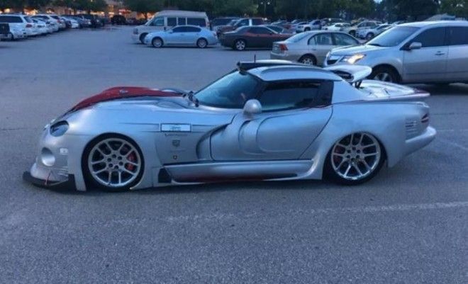 Настоящее извращение над Dodge Viper RT10