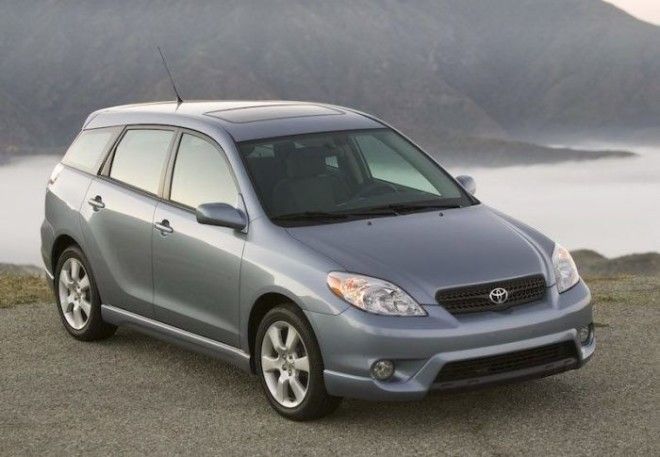 Японский хэтчбек Toyota Matrix 2006 года Фото cheatsheetcom