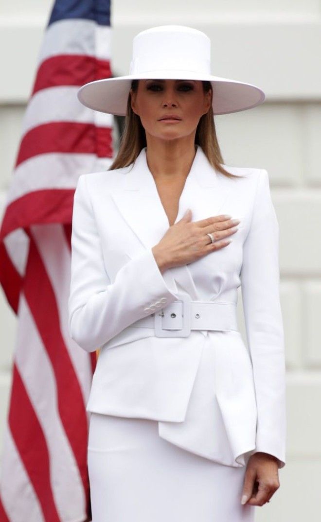 Lady in white Мелания Трамп сразила безупречным образом