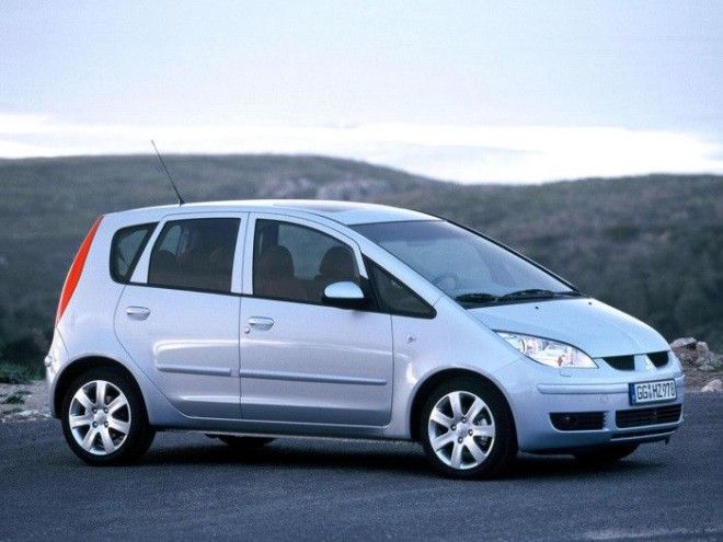 Недорогой и беспроблемный японский хэтчбек Mitsubishi Colt Фото historyautoinfo