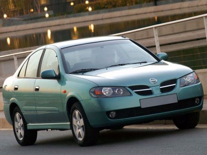 Рестайлинговый седан Nissan Almera второго поколения Фото dromru