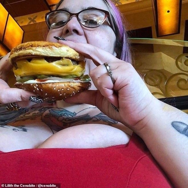 188килограммовая модель ест все подряд чтобы стать самой толстой женщиной 