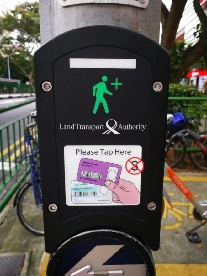 9. В Сингапуре пожилые люди могут использовать специальную карту, чтобы получить больше времени на переход дороги в мире, гениально, изобретения, на заметку, удобно, хитрости