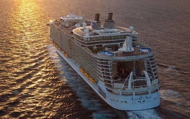 Круизный лайнер Allure of the Seas