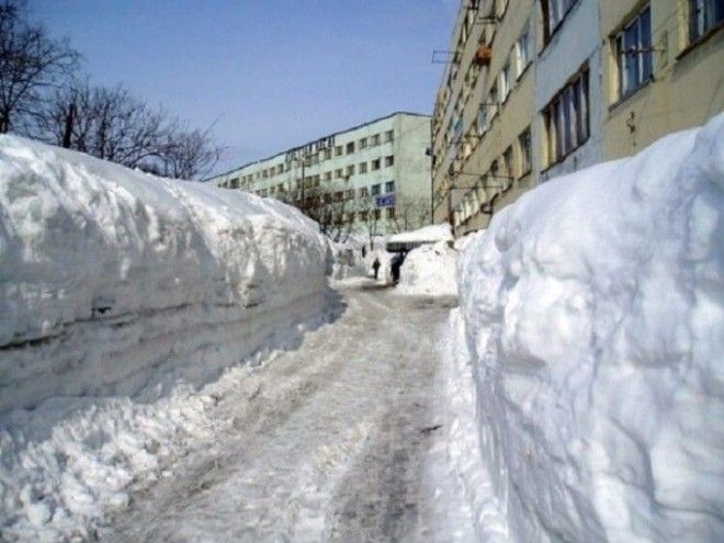 Sужчина сфотографировал заснеженную машинуа на утро не поверил своим глазам