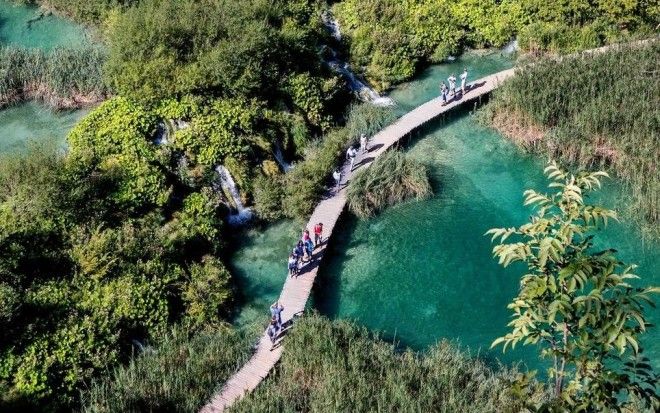 Идеальные места для отдыха с водой невероятно красивого оттенка