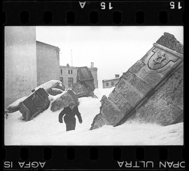 Фотографеврей на свой страх и риск запечатлел жизнь в польском гетто