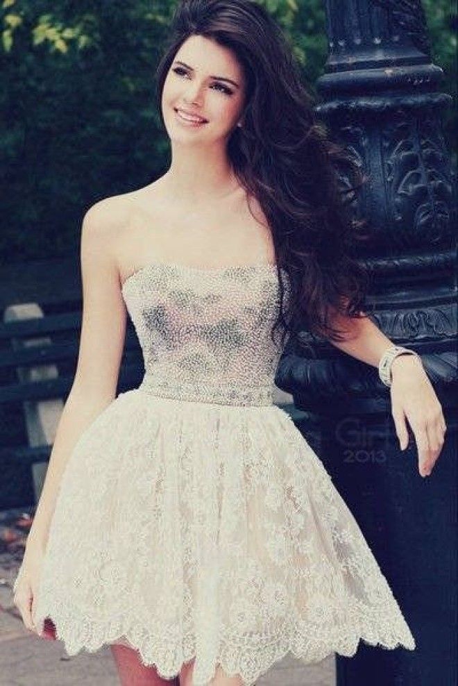 Картинки по запросу girl in dress tumblr