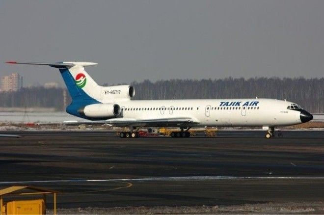 Tajik_Air_Tupolev_Tu-154M_Dvurekov