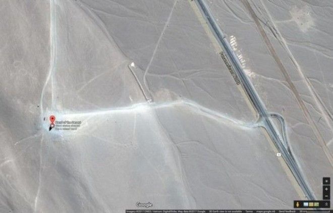 Рука пустыни на карте Google