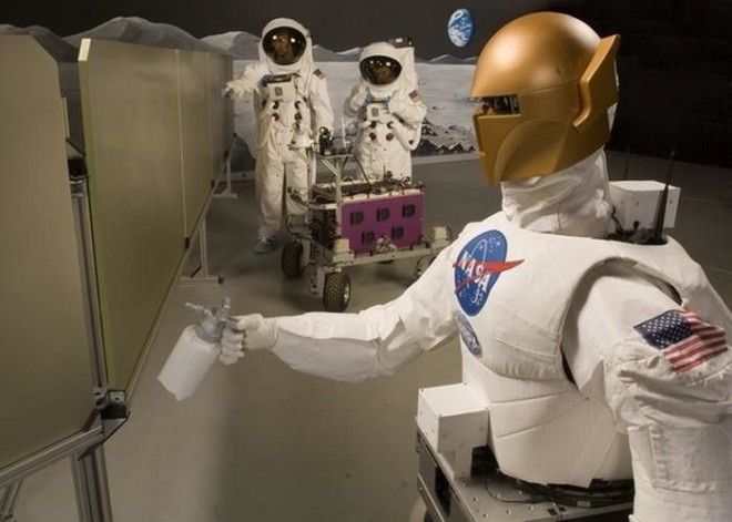 Вчерашняя фантастика: роботизированные экзоскелеты NASA. Следующая остановка «Роботы».