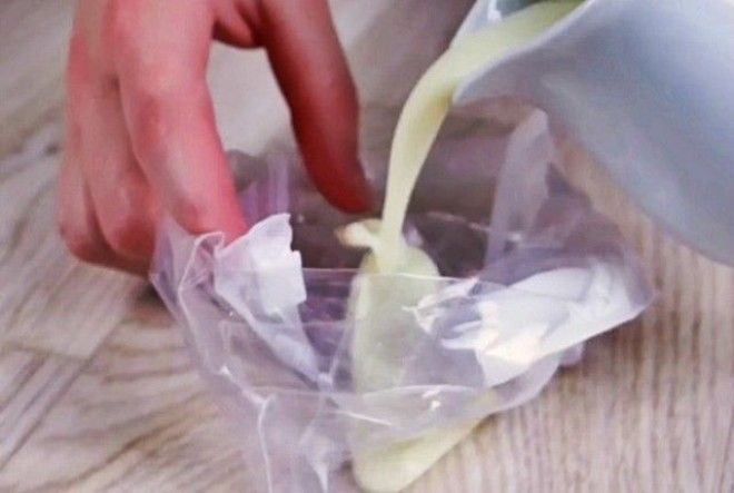Налив в пакет молоко…через 2 минуты получишь лучшее лакомство всех времен!