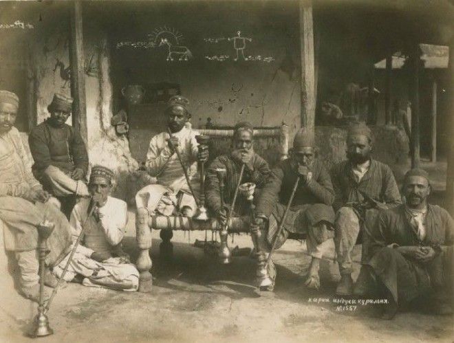 Карки индусы. Курильня. Бухара, середина 19 века.