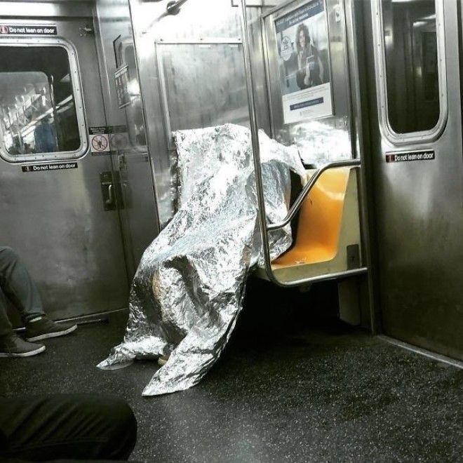 странные люди в метро безумные люди в метро 