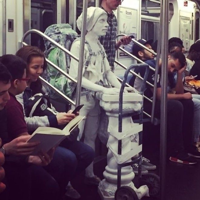 странные люди в метро безумные люди в метро 