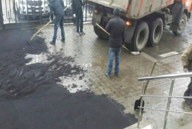 Асфальт поверх плитки