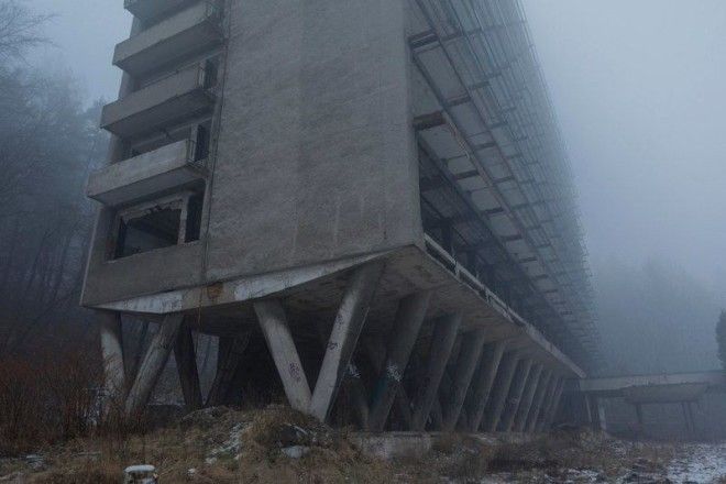 На зависть БабеЯге современные дома на сваях город дом сваи эстетика