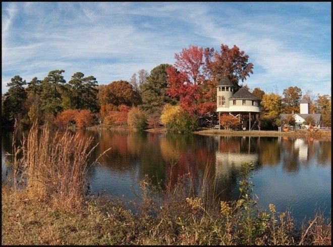 На зависть БабеЯге современные дома на сваях город дом сваи эстетика