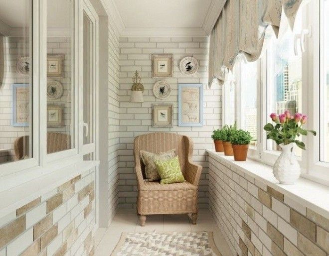 Балкон нужно оформлять в светлой цветовой гамме Фото dizajnhomeru