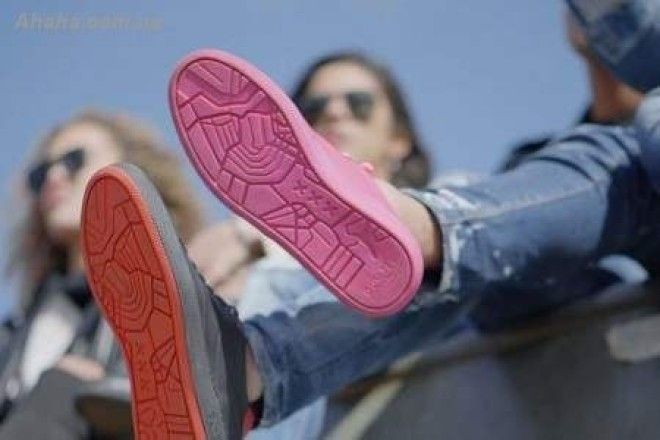 Кроссовки из переработанной жевательной резинки