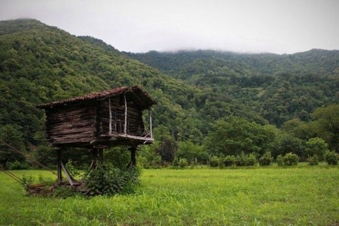 На зависть БабеЯге современные дома на сваях город дом сваи эстетика