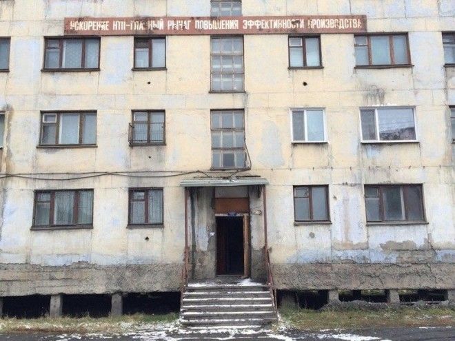 На зависть БабеЯге современные дома на сваях город дом сваи эстетика