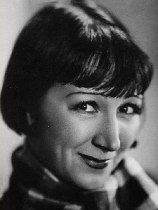 Рина Зеленая. 1940-е годы. | Фото: img11.nnm.ru.