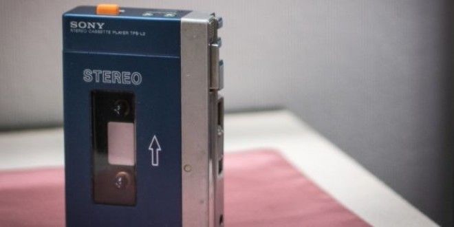 Фотоаппарат Polaroid. Sony Walkman TPS-L2