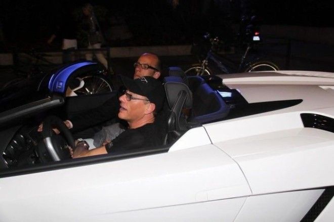 Часто гоняет на нем на вечеринки Фото zimbiocom