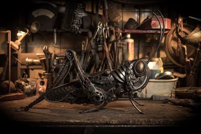 Поразительные скульптуры животных и фантастических существ из выброшенного металлолома