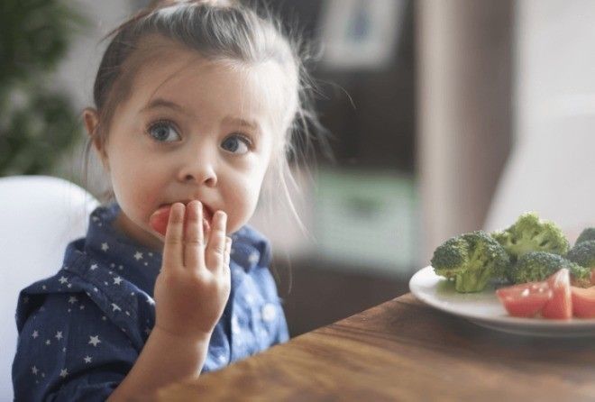 Даже если вам кажется, что вы действуете во благо самого ребенка, не заставляйте его делать следующие вещи: