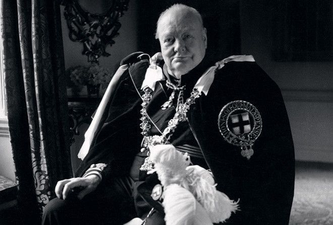 Жизнь Черчилля — это редкий пример счастливого и мирного алкоголизма, затянувшегося до глубокой старости.