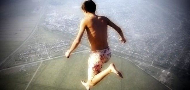 Как упасть с высоты 10 километров и выжить? 